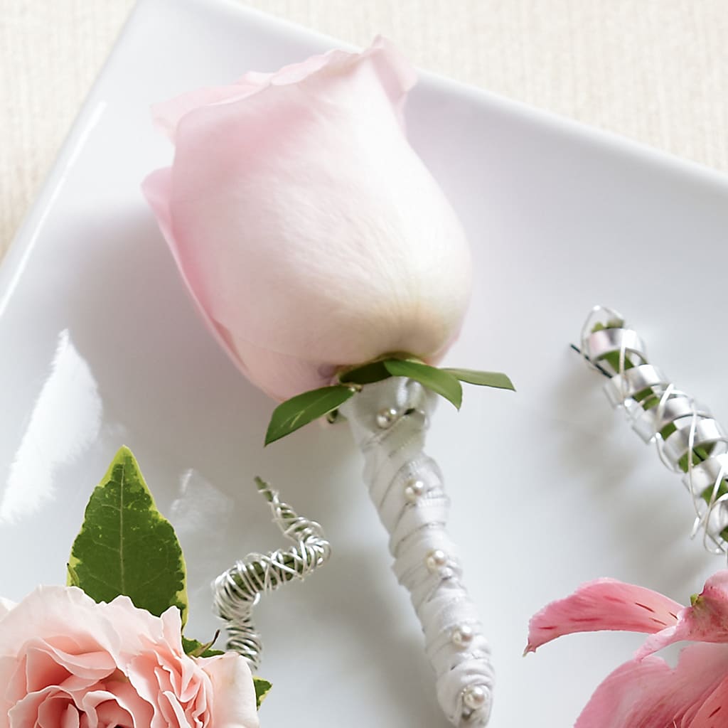 Pink Rose Boutonniere – Serrano Flowers, Riverside CA