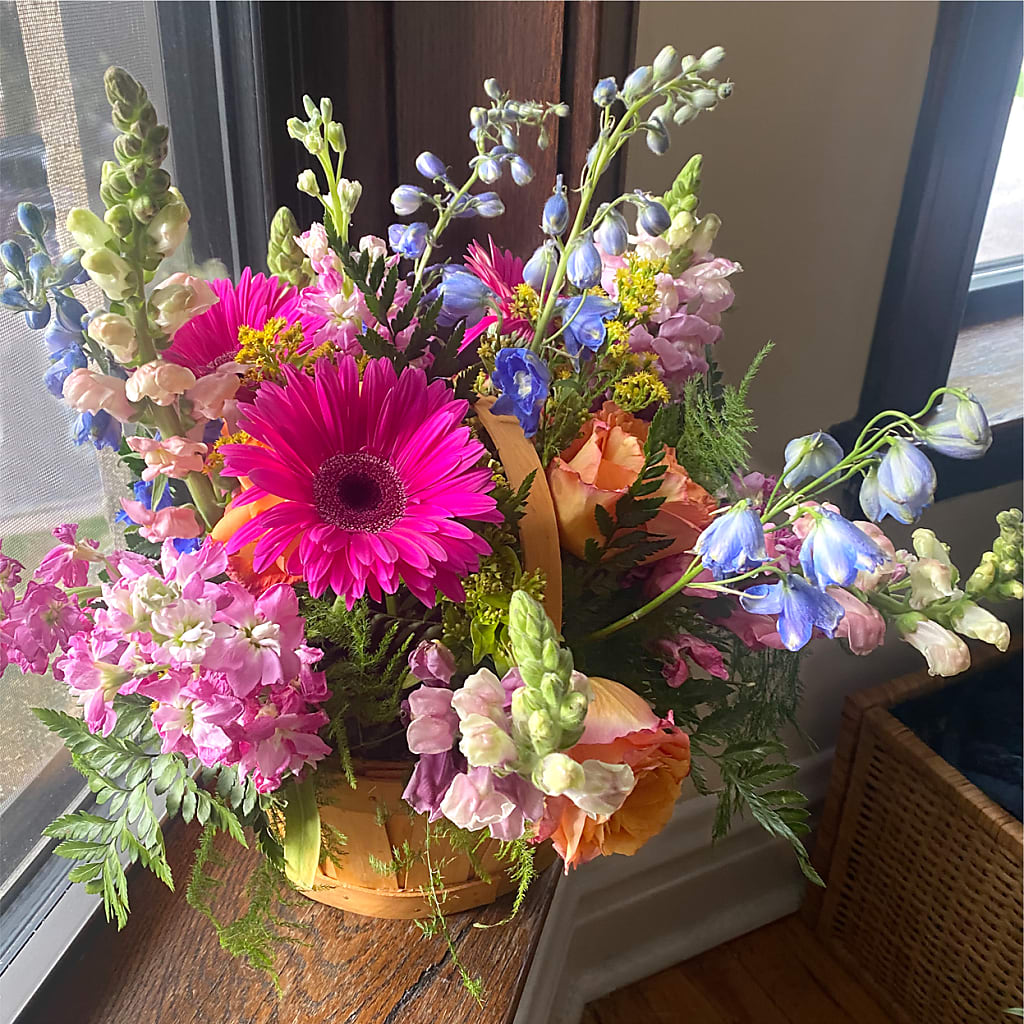 Garden of Life Basket –  Serrano Flowers, Riverside CA